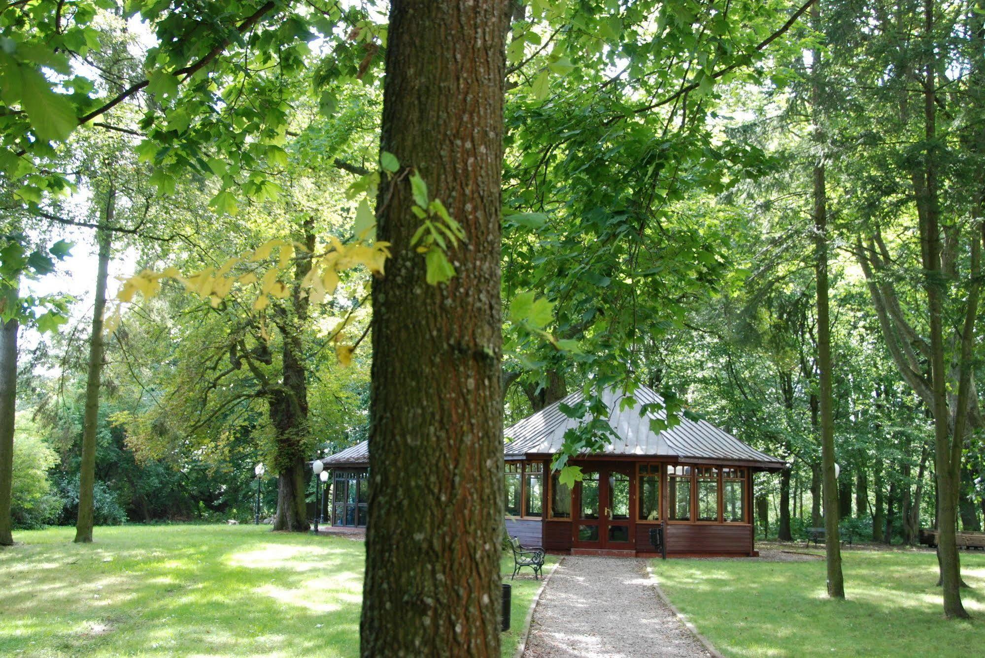 Lezno Palace Екстериор снимка