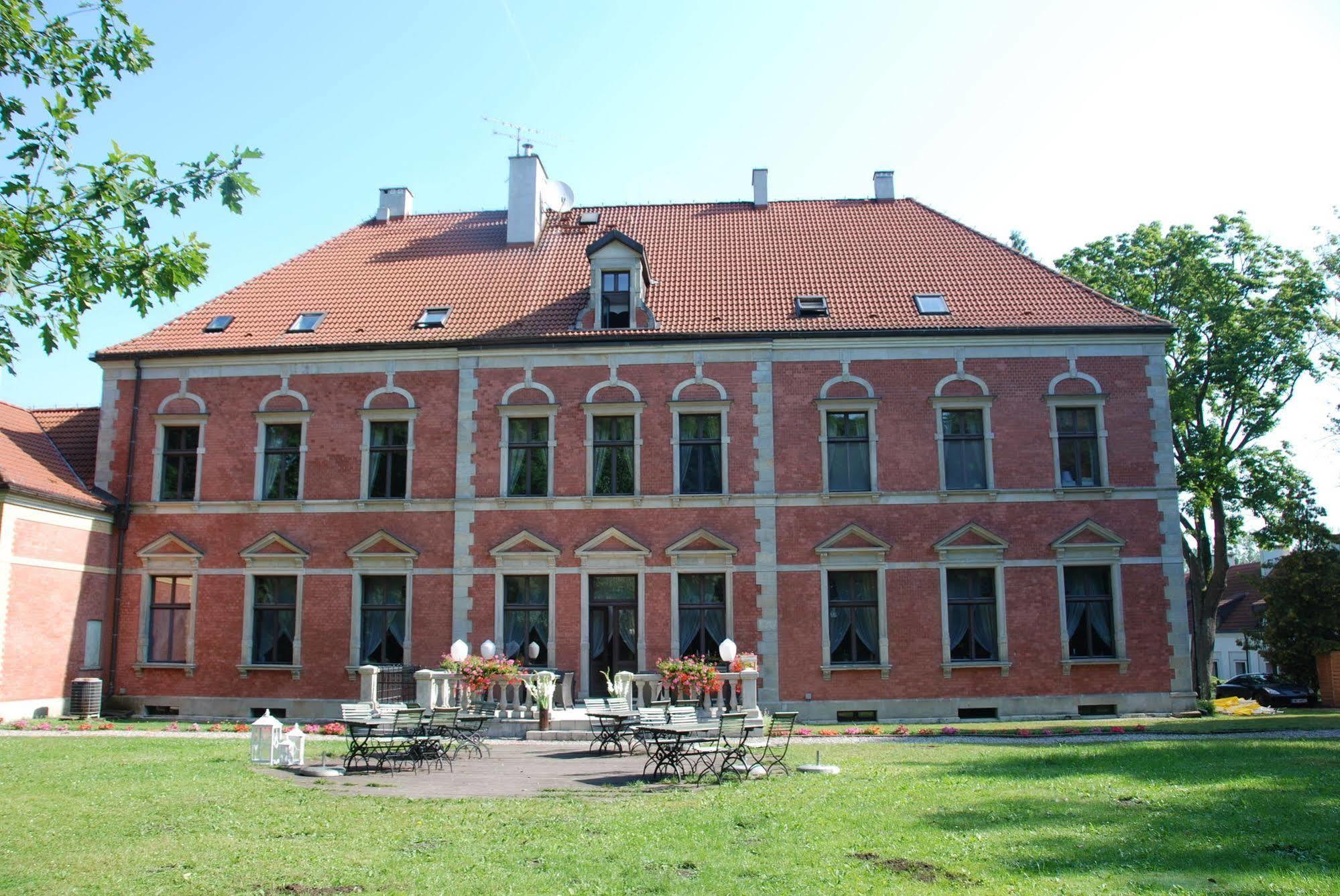 Lezno Palace Екстериор снимка